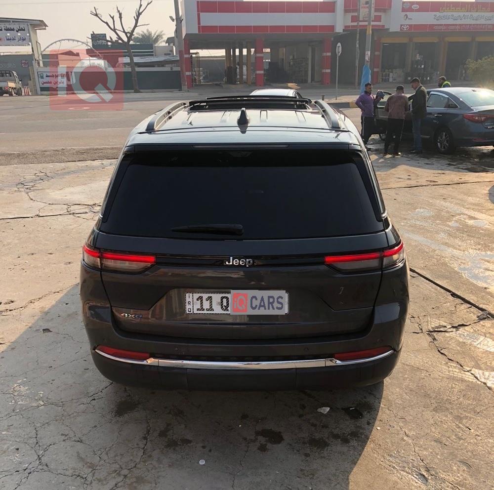 جیپ گراند شیرۆکی